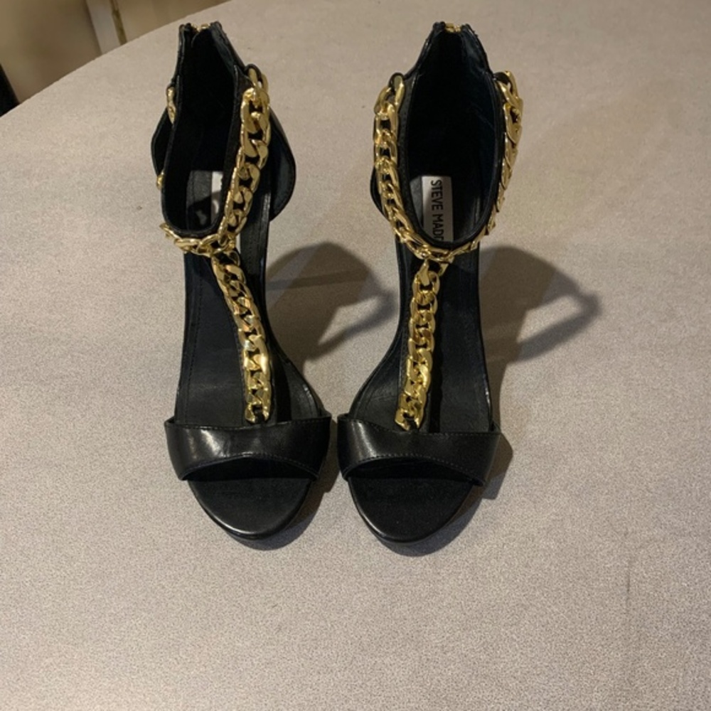 Steve Madden Black/Goldtone Chain High Sandals sz 8.5 M